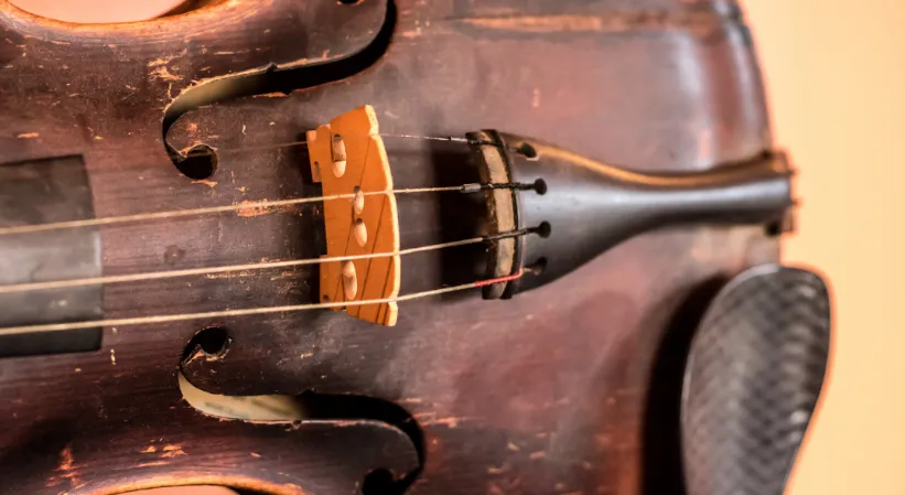 string instrument, Identifying Small Cracks and Open Seams