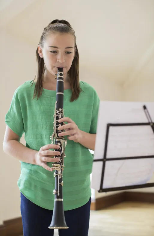 A beginner clarinet player