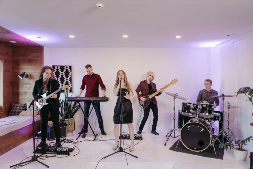5 piece band guitar, base, keyboard, drums, vocal